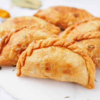Chicken Flavor Curry Puffs